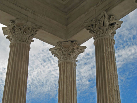 Nimes France Travel Guide